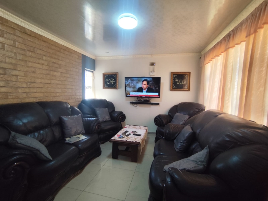 3 Bedroom Property for Sale in Beacon Valley Western Cape